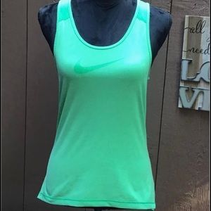 Women’s nike pro razorback tank top